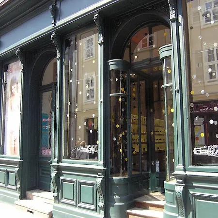 尼古拉斯一室公寓酒店 公寓 *